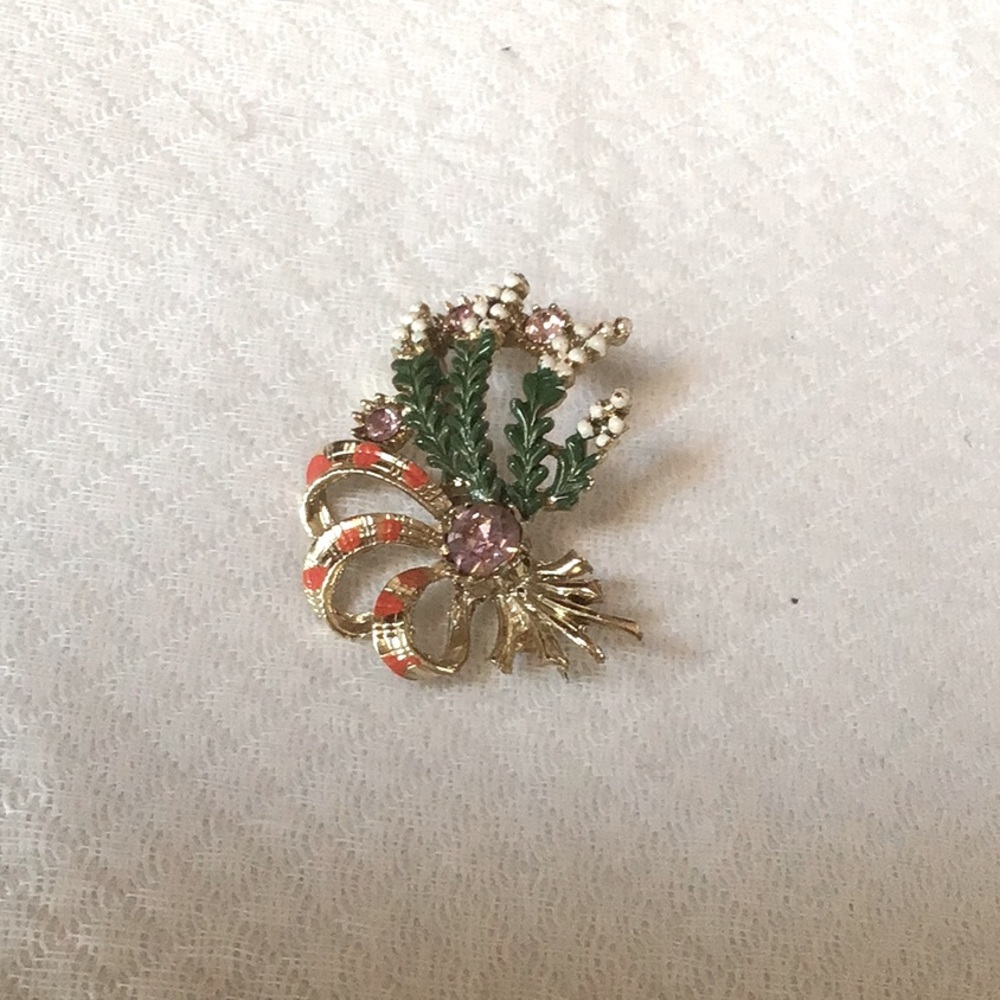 Vintage Brooch, Handpainted. Handset stones ,Scottish Tartan White Heather
